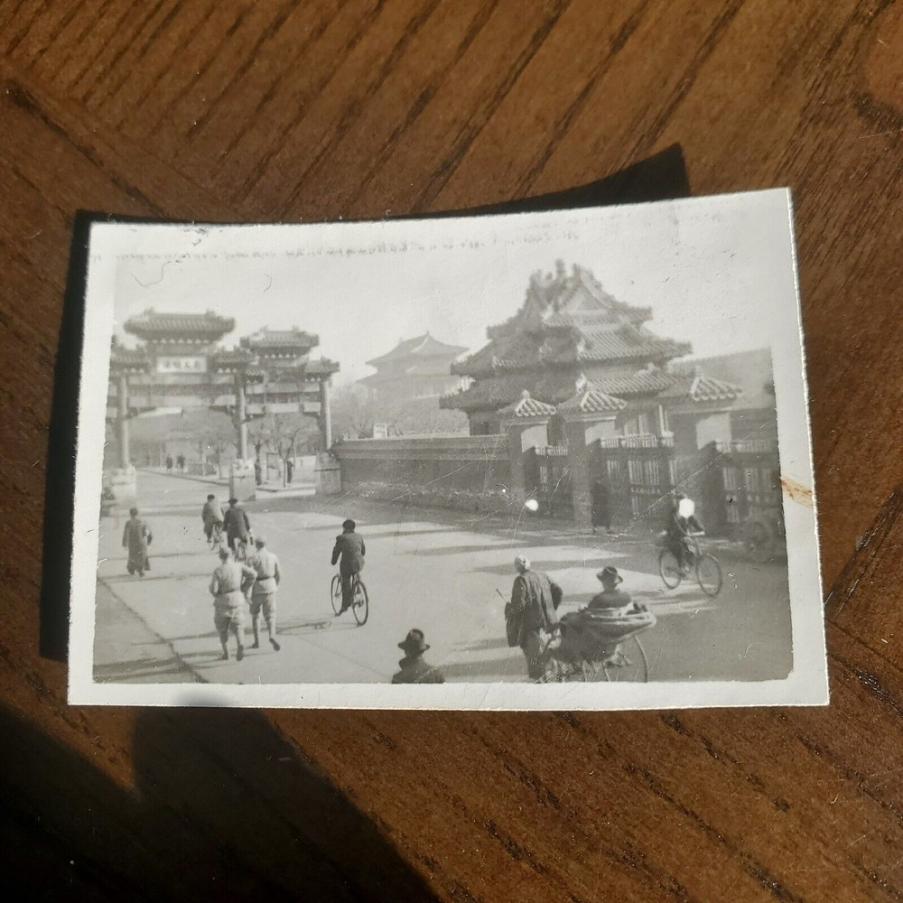 Vintage War Time Photo Soldiers Eastern Architecture Rikshaw Bicycles 2 1/2"x2" - Picture 4 of 4
